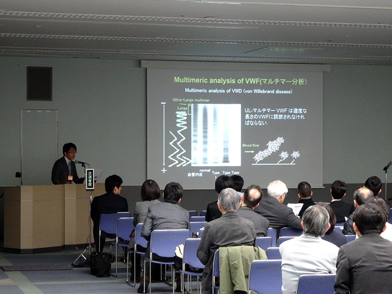 内科学会地方会講演の様子写真